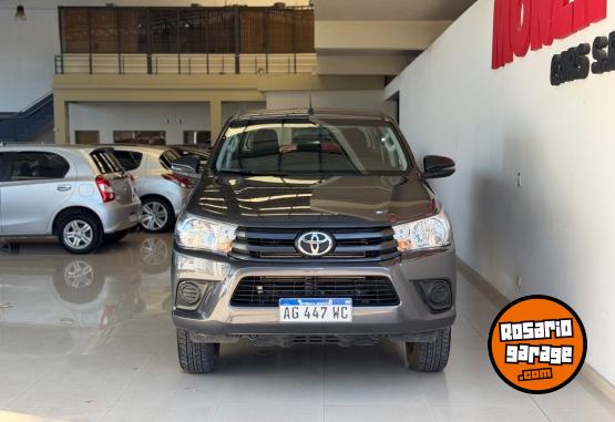 Camionetas - Toyota Hilux DX 4x2 2024 Diesel 32000Km - En Venta
