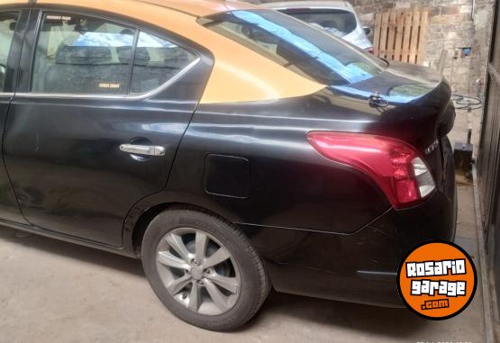 Autos - Nissan Versa Advance 1.6 2018 GNC 111111Km - En Venta