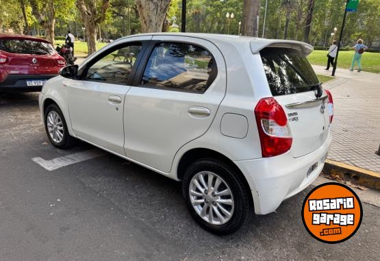 Autos - Toyota etios 2016 Nafta 146000Km - En Venta