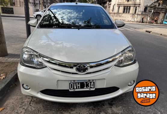 Autos - Toyota etios 2016 Nafta 146000Km - En Venta