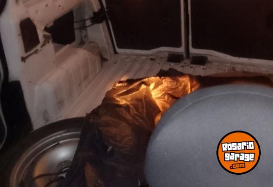 Utilitarios - Peugeot Partner 2011 Diesel 179000Km - En Venta