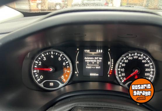 Camionetas - Chrysler Renegade 1.8 sport 4x2 2017 Nafta 92000Km - En Venta