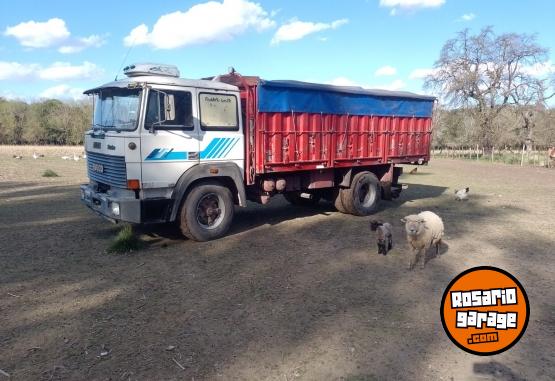 Camiones y Gr�as - camion y acoplado - En Venta