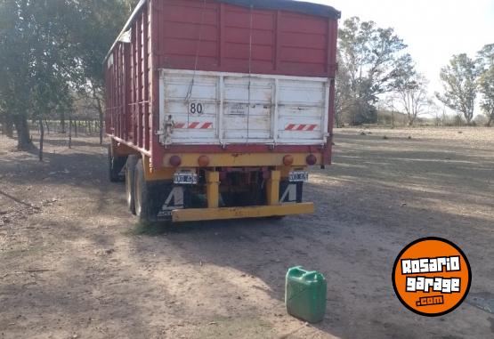 Camiones y Gr�as - camion y acoplado - En Venta