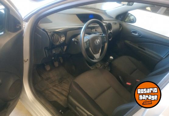 Autos - Toyota Etios 2023 Nafta 51000Km - En Venta