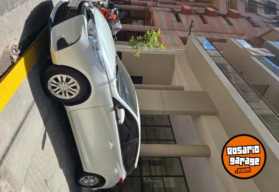 Autos - Toyota Yaris 2024 Nafta 8000Km - En Venta