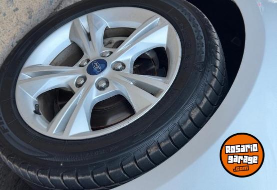 Autos - Ford Focus 2014 Nafta 98000Km - En Venta