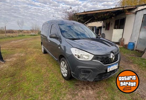 Utilitarios - Renault Kangoo Express 5 asientos 2021 Diesel 104000Km - En Venta