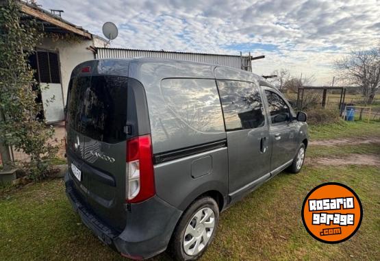 Utilitarios - Renault Kangoo Express 5 asientos 2021 Diesel 104000Km - En Venta