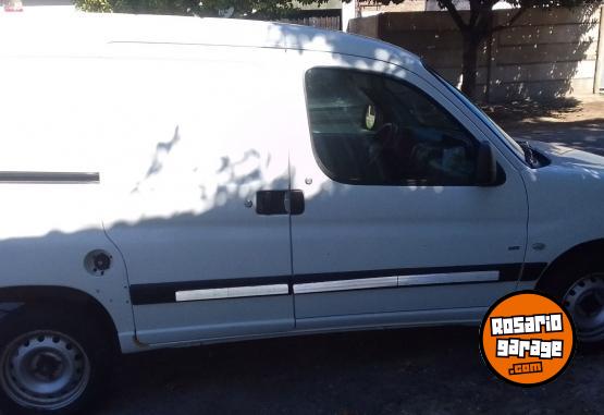 Utilitarios - Peugeot Partner 2011 Diesel 178000Km - En Venta