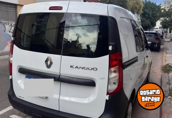 Utilitarios - Renault Kangoo 2025 GNC 39000Km - En Venta