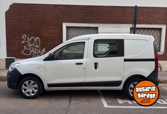 Utilitarios - Renault Kangoo 2025 GNC 39000Km - En Venta