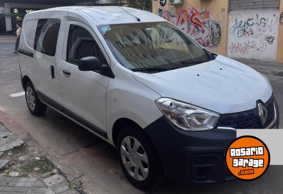 Utilitarios - Renault Kangoo 2025 GNC 39000Km - En Venta