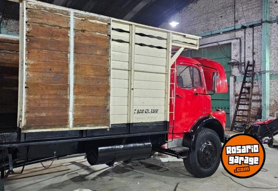 Camiones y Grúas - Mercedes benz 911 - En Venta