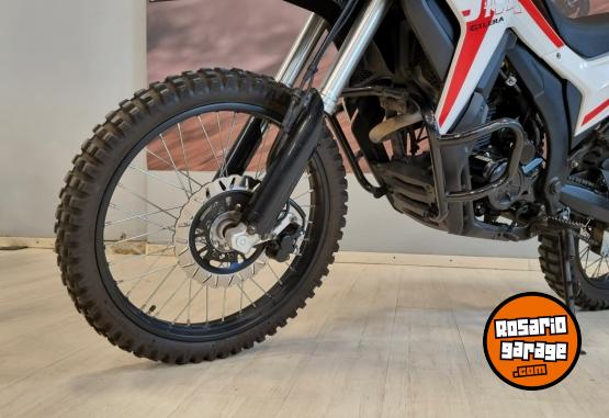 Motos - Gilera SMX 250 2023 Nafta 7597Km - En Venta