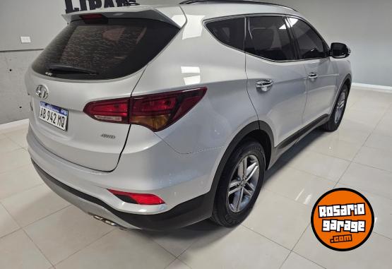 Camionetas - Hyundai Santa fe gls 2.4 2017 Nafta 200000Km - En Venta