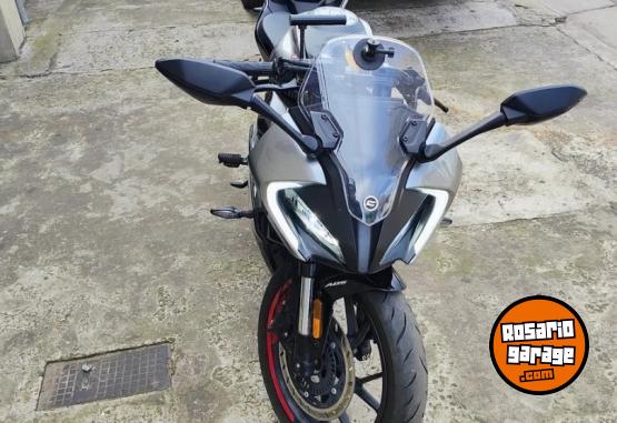 Motos - CF 300sr 2024 Nafta 11500Km - En Venta