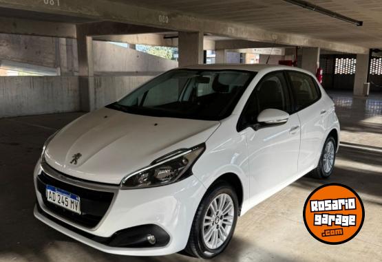Autos - Peugeot 208 2019 Nafta 105000Km - En Venta