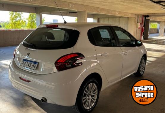 Autos - Peugeot 208 2019 Nafta 105000Km - En Venta