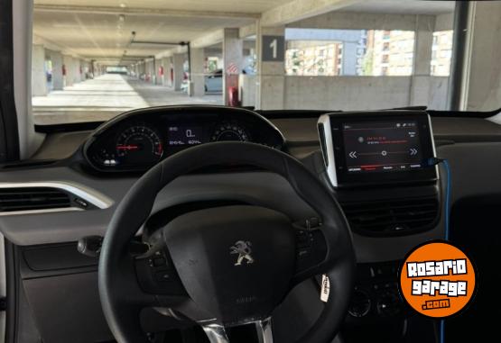 Autos - Peugeot 208 2019 Nafta 105000Km - En Venta