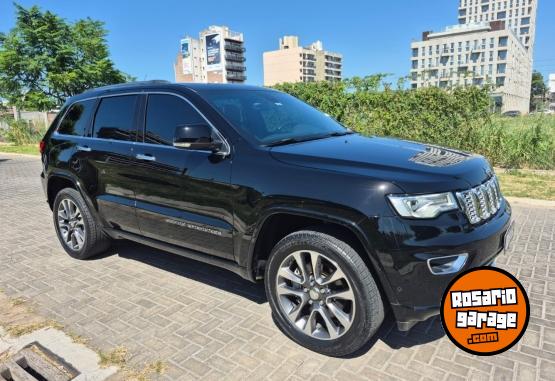 Camionetas - Jeep GRAND CHEROKEE OVERLAND 2018 Nafta 88000Km - En Venta