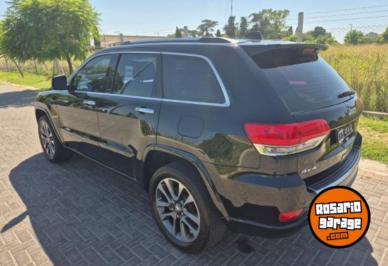 Camionetas - Jeep GRAND CHEROKEE OVERLAND 2018 Nafta 88000Km - En Venta