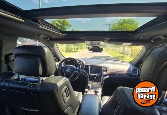 Camionetas - Jeep GRAND CHEROKEE OVERLAND 2018 Nafta 88000Km - En Venta