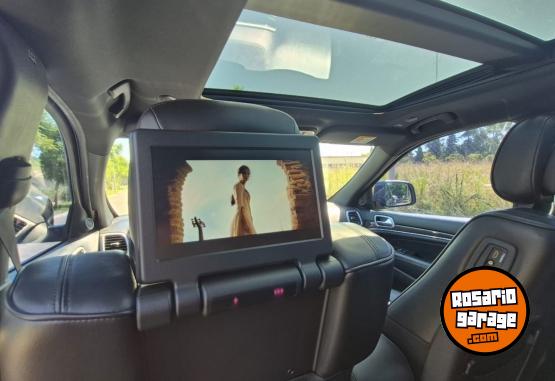 Camionetas - Jeep GRAND CHEROKEE OVERLAND 2018 Nafta 88000Km - En Venta