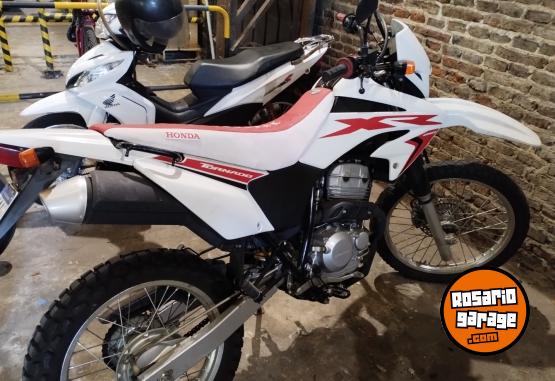 Motos - Honda Tornado 250 2022 Nafta 14000Km - En Venta