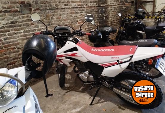 Motos - Honda Tornado 250 2022 Nafta 14000Km - En Venta