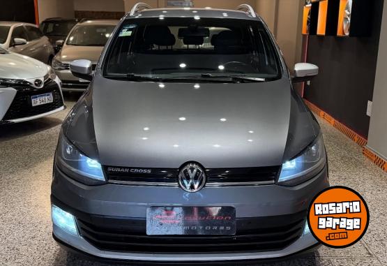 Autos - Volkswagen Suran Cross 2015 Nafta 146000Km - En Venta