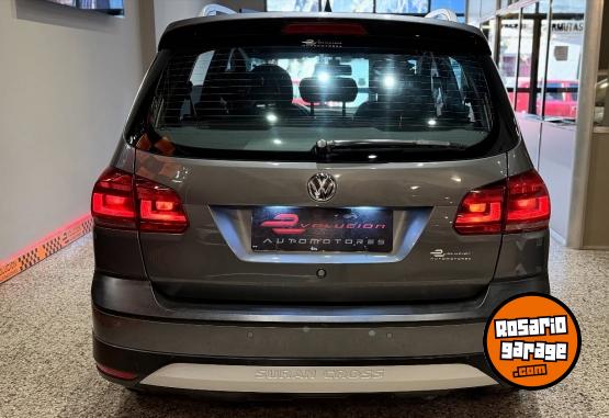 Autos - Volkswagen Suran Cross 2015 Nafta 146000Km - En Venta