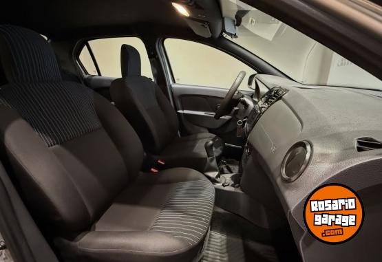 Autos - Renault Logan Life 2024 Nafta 35000Km - En Venta