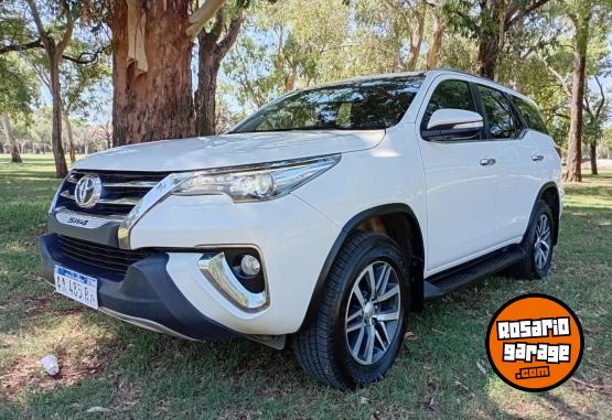 Camionetas - Toyota SW4 SRX 2016 Diesel 200000Km - En Venta