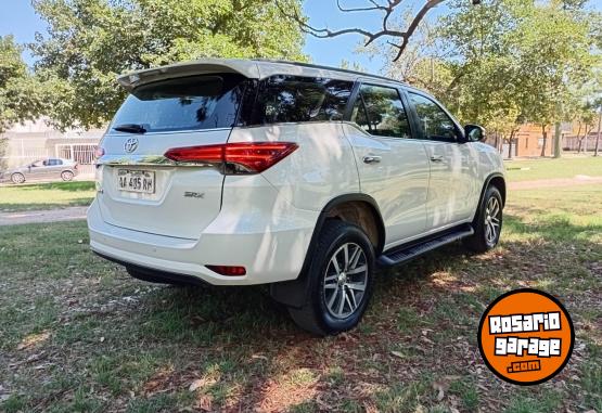 Camionetas - Toyota SW4 SRX 2016 Diesel 200000Km - En Venta