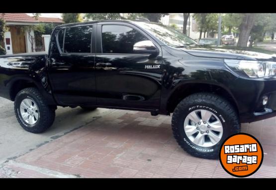 Camionetas - Toyota TOYOTA HILUX 2.8 FULL 2017 Diesel 75000Km - En Venta