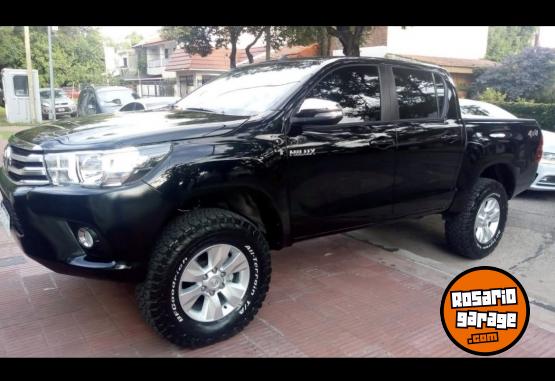 Camionetas - Toyota TOYOTA HILUX 2.8 FULL 2017 Diesel 75000Km - En Venta