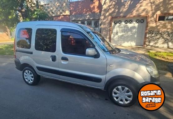 Utilitarios - Renault Kangoo 2015 GNC 185000Km - En Venta