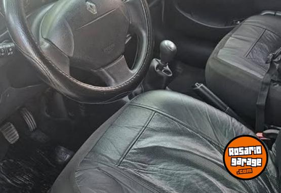 Utilitarios - Renault Kangoo 2015 GNC 185000Km - En Venta