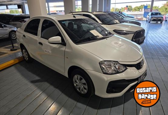 Autos - Toyota Etios 1.5 X 6mt 4p 2023 Nafta 28400Km - En Venta