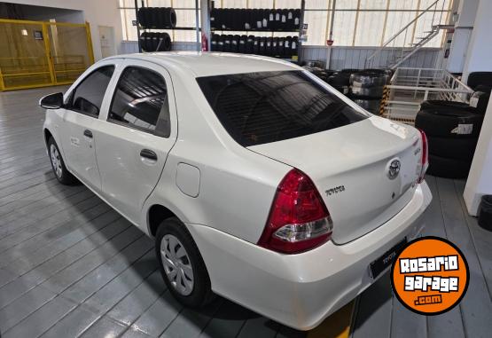 Autos - Toyota Etios 1.5 X 6mt 4p 2023 Nafta 28400Km - En Venta