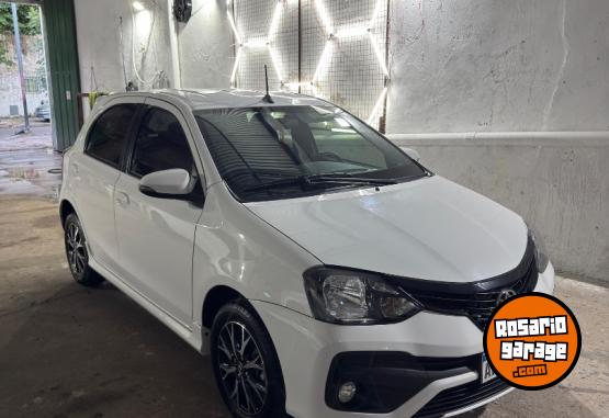 Autos - Toyota Etios XLS 2023 Nafta 29600Km - En Venta