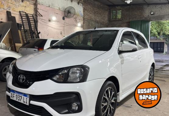Autos - Toyota Etios XLS 2023 Nafta 29600Km - En Venta