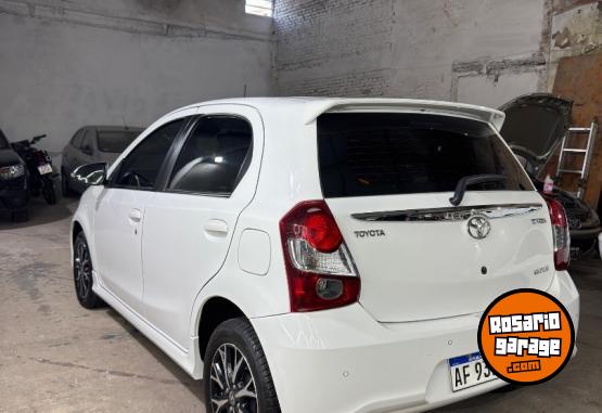 Autos - Toyota Etios XLS 2023 Nafta 29600Km - En Venta