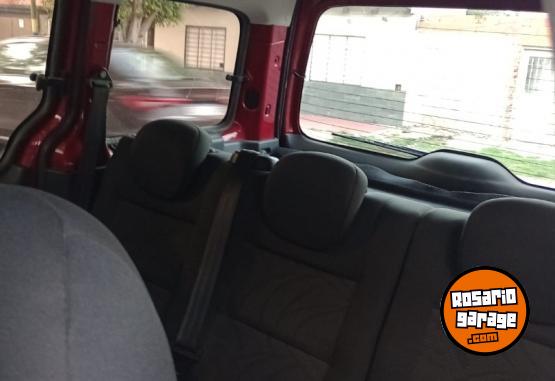 Utilitarios - Citroen Berlingo 2018 GNC 93000Km - En Venta