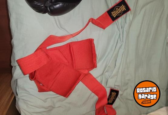 Deportes - Guantes Boxeo NUEVOS 12 Oz + dos pares de vendas de REGALO - En Venta