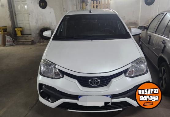 Autos - Toyota Etios X 2022 Nafta 89600Km - En Venta