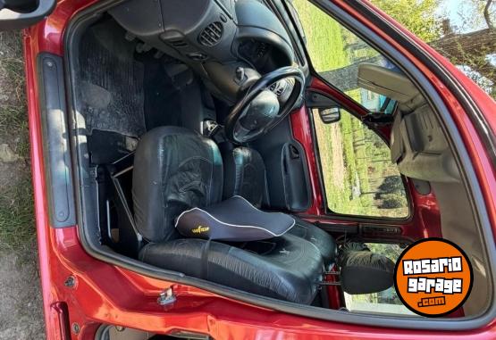 Utilitarios - Renault Kangoo PH3 confort 2017 Nafta 137900Km - En Venta