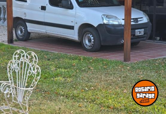 Utilitarios - Peugeot PARTNER 1.6 HDI 2015 Diesel 170000Km - En Venta