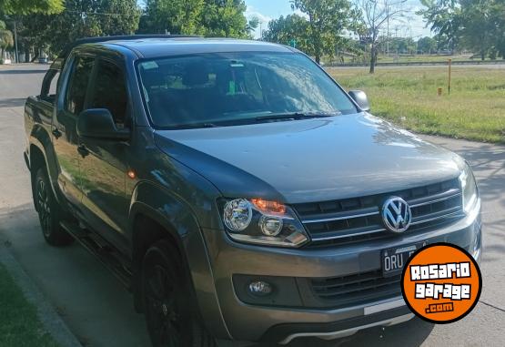 Camionetas - Volkswagen Amarok Dark Label. 2015 Diesel 180000Km - En Venta